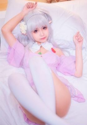女同志在一三人行亚洲女_720电影在线看